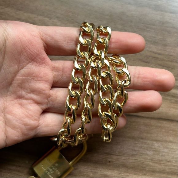 Louis Vuitton #306 Lock and Key Gold Brass with new unbranded chain - Picture 2 of 5